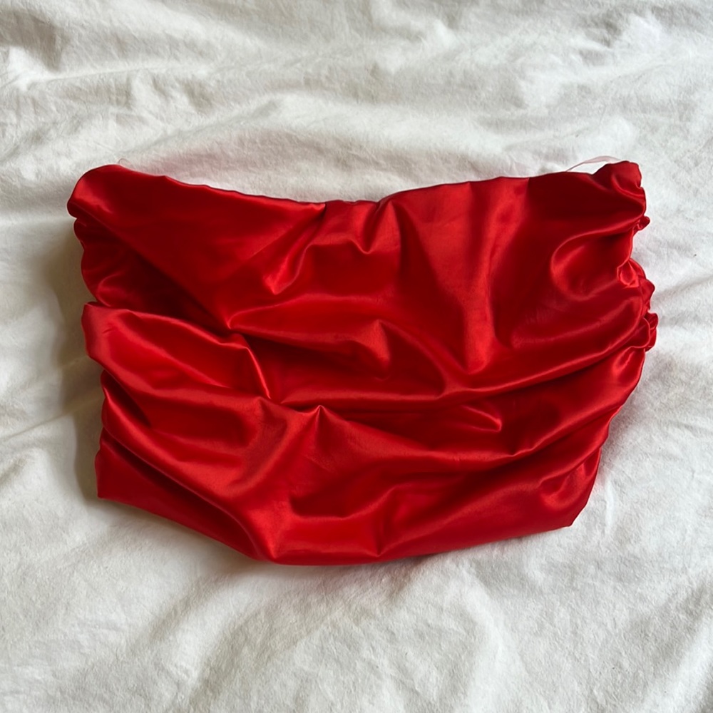 Beautiful red strapless top!